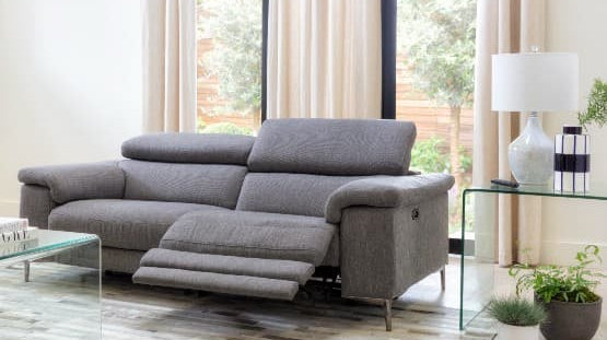 Luxury Reclining Sofas with AI Comfort Settings: Are They Worth It?