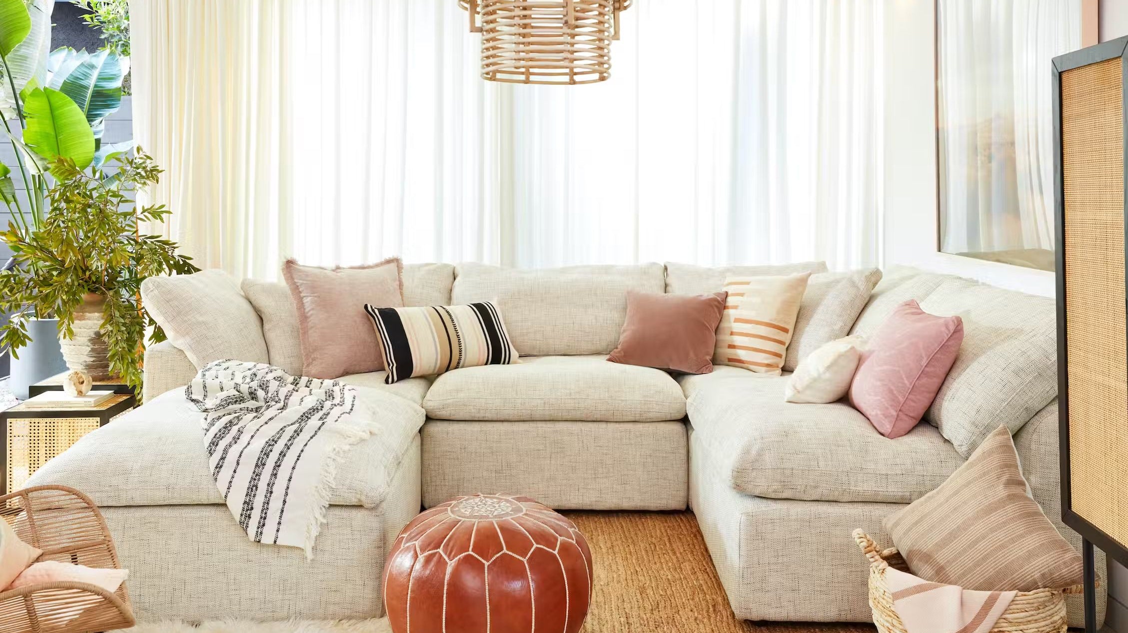 How to Configure a Modular Sofa into an L-Shape / U-Shape Using Couchery Units